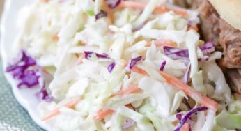 Coleslaw Tarifi: Çiğ Lahana Salatası Sağlıklı mı?