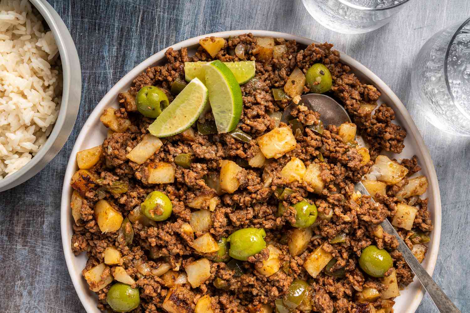 Küba Usulu Picadillo