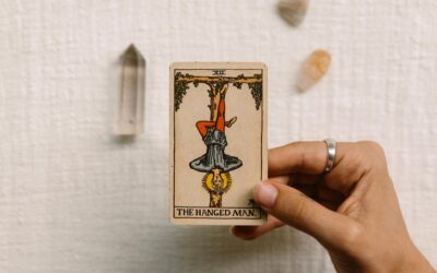 Asılan Adam Tarot Kartı Anlamı