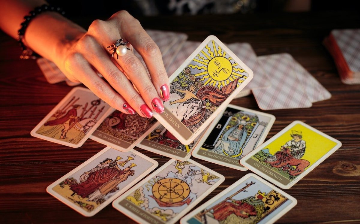 Tarot baktıktan sonra baş ağrısı