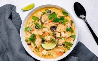 Tom Kha Gai Tarifi: Tavuklu Hindistan Cevizi Çorbası