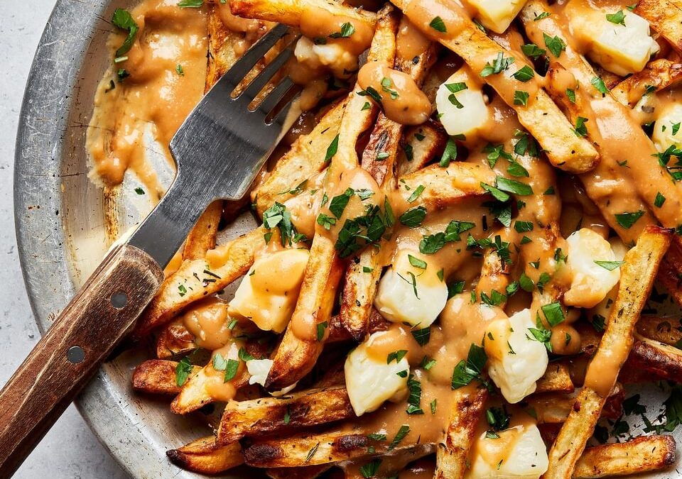 poutine kanada yemekleri