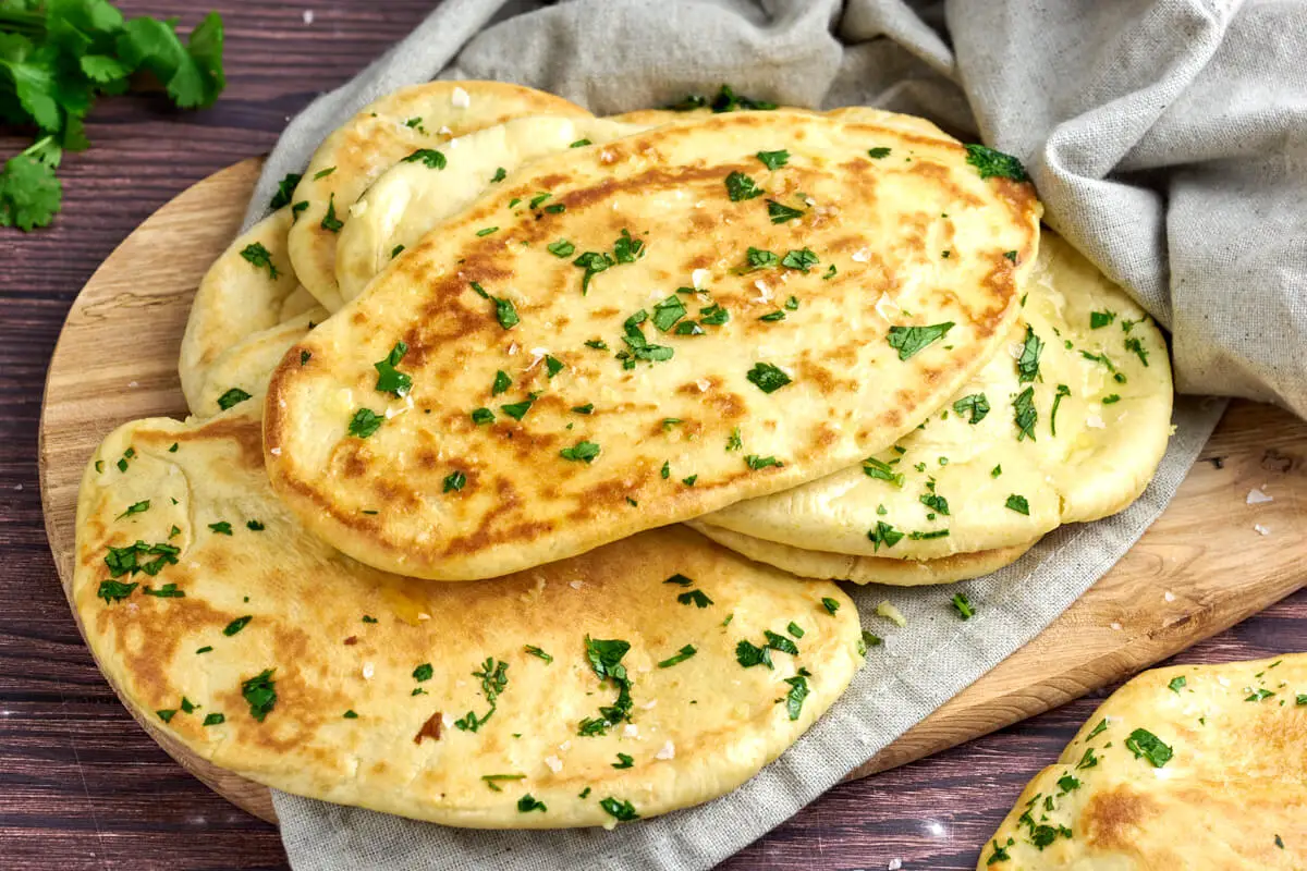 Butter Garlic Naan tarifi