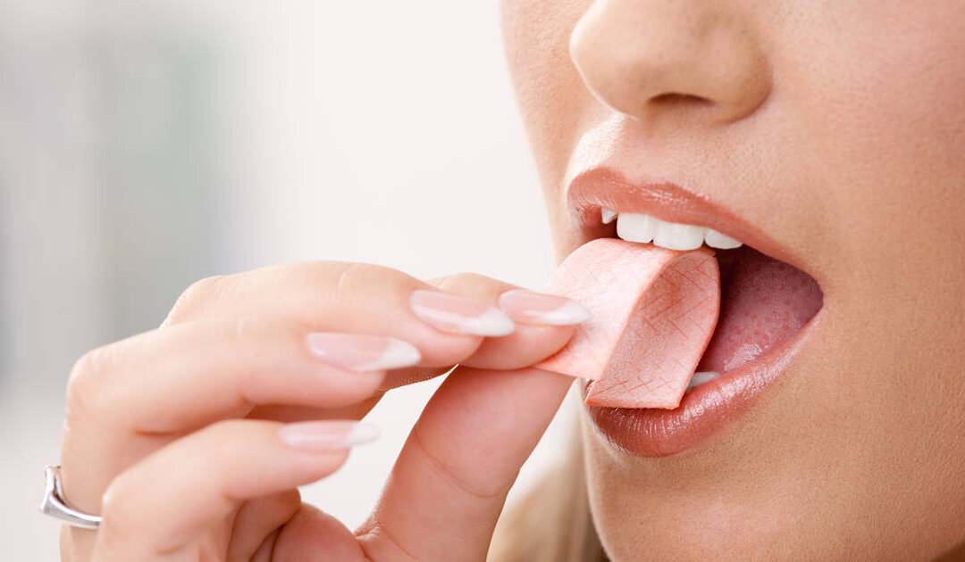 Sakız Yutmanın Zararları: Görmezden Gelmemeniz Gereken Riskler