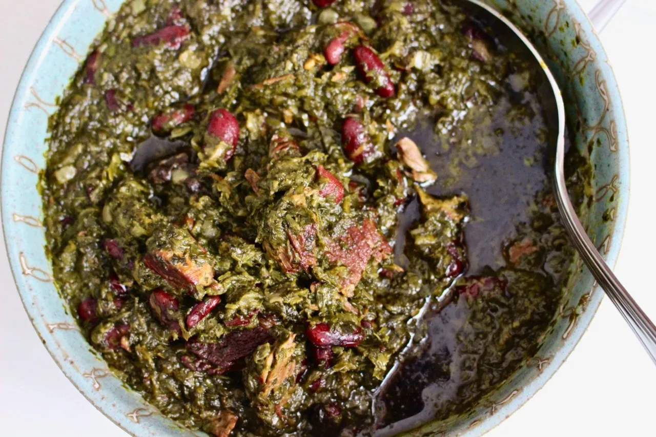 Ghormeh sabzi tarifi