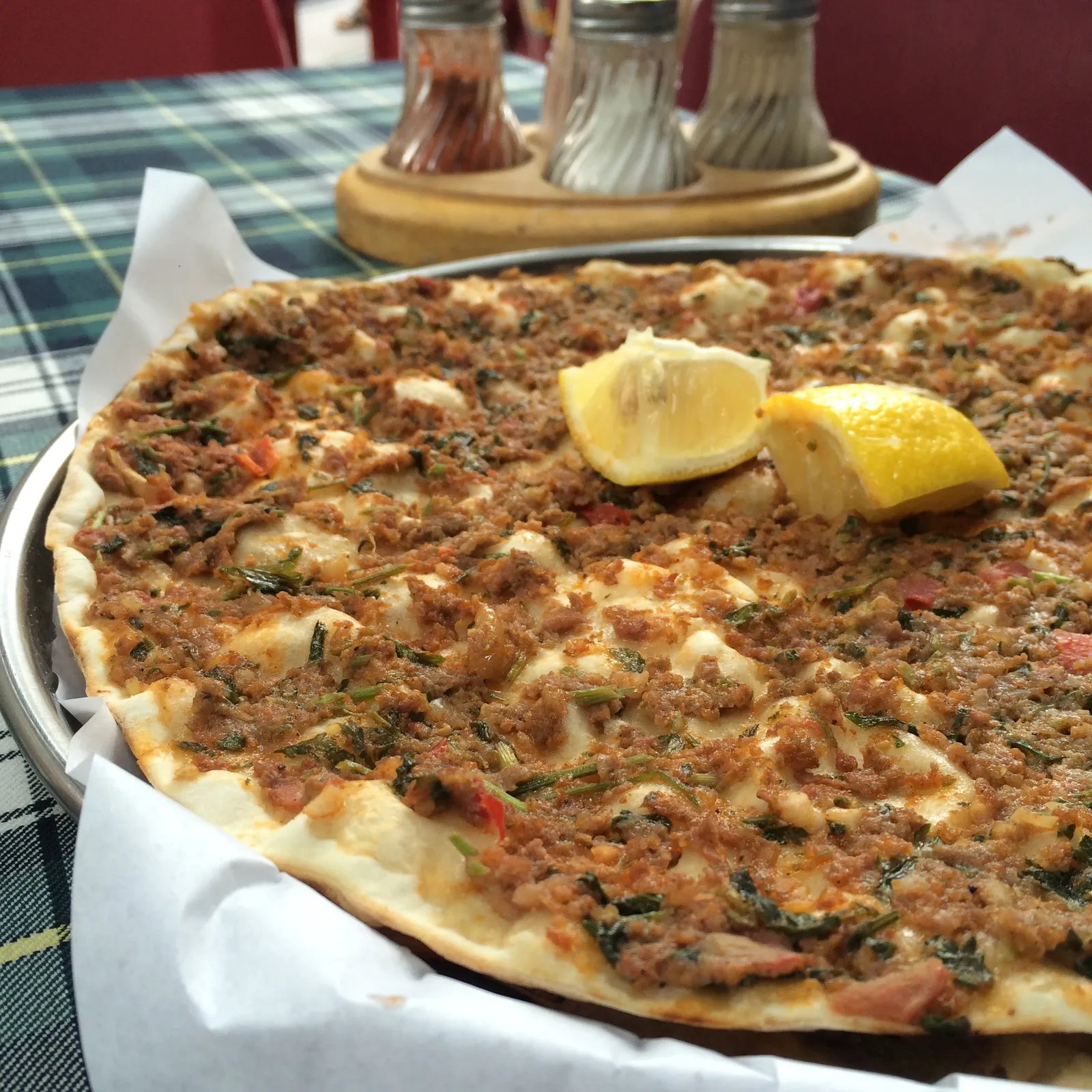 lahmacun hamuru nasıl hazırlanır