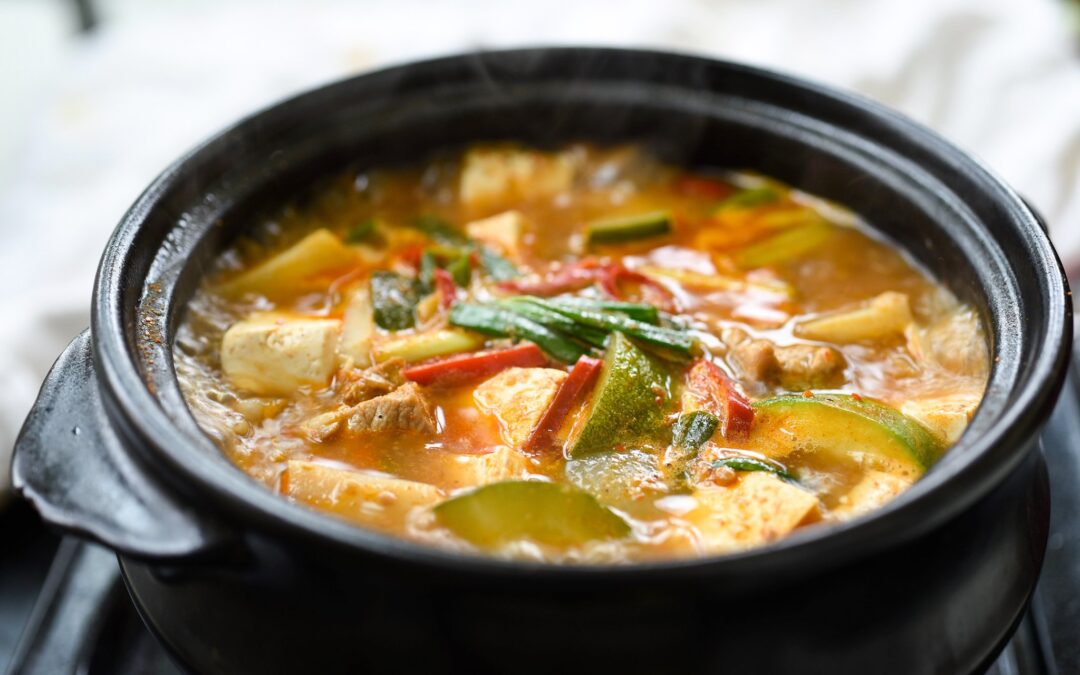 Soya Ezmeli Sebze Çorbası tarifi (Doenjang Jjigae)