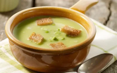 Erwtensoep Nedir? Hollanda Bezelye Çorbası Tarifi