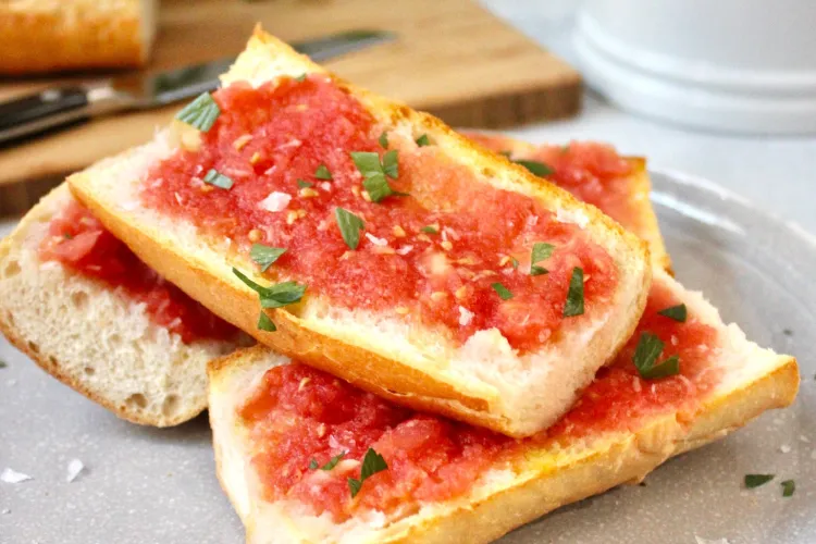 Pan con tomate nasıl yapılır