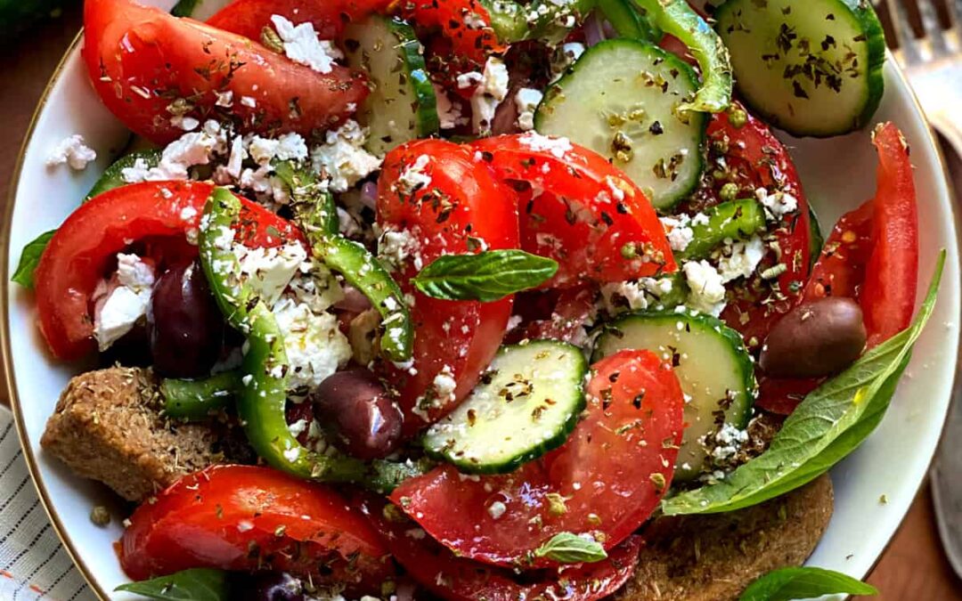 Horiatiki (Yunan Köy Salatası) tarifi